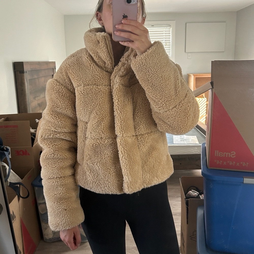 Ali Yoga sherpa jacket size XS